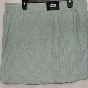 Disney Mickey Mouse skirt in size large with pockets